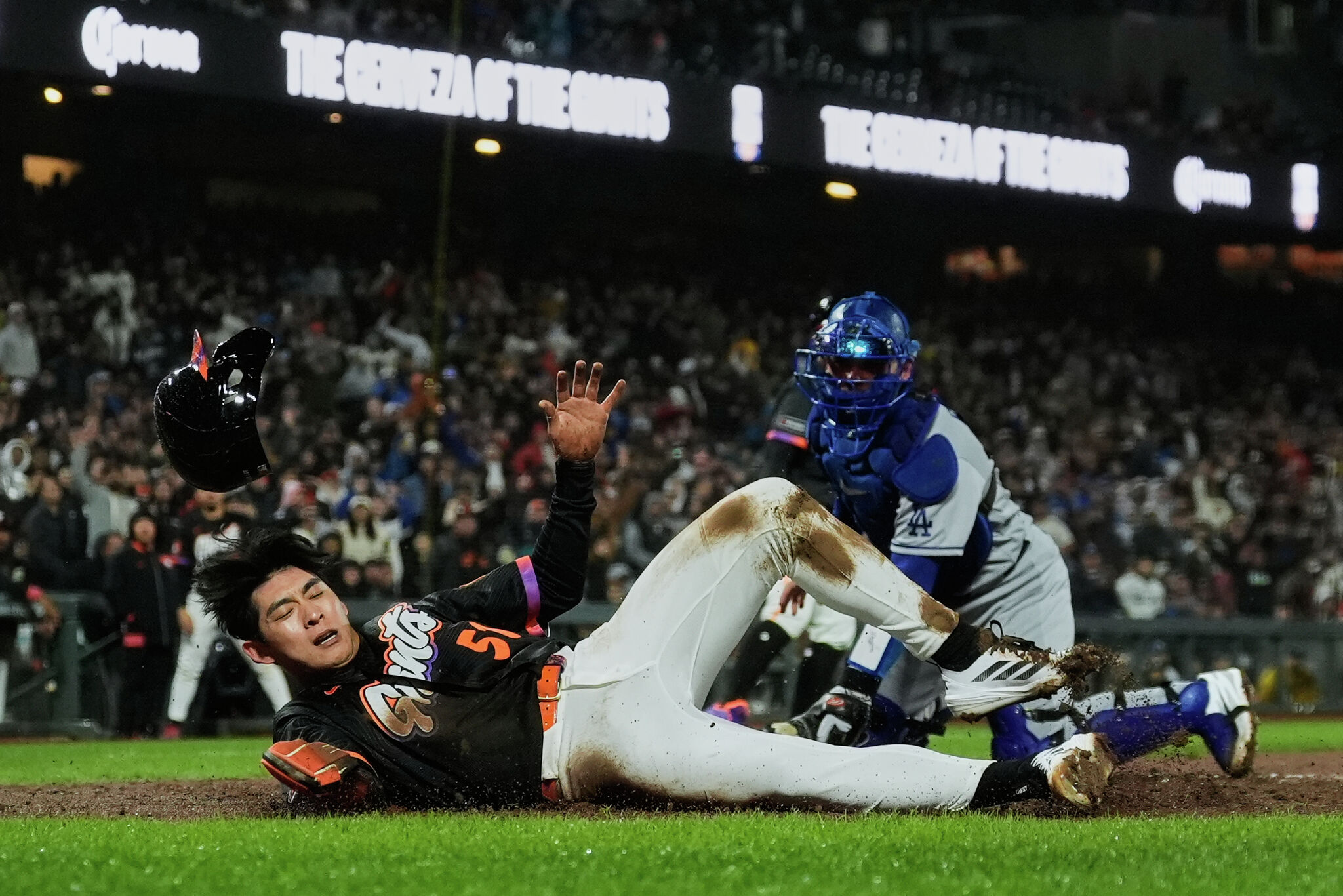 Camera catches Dodgers player crudely dismissing SF Giants star's injury
