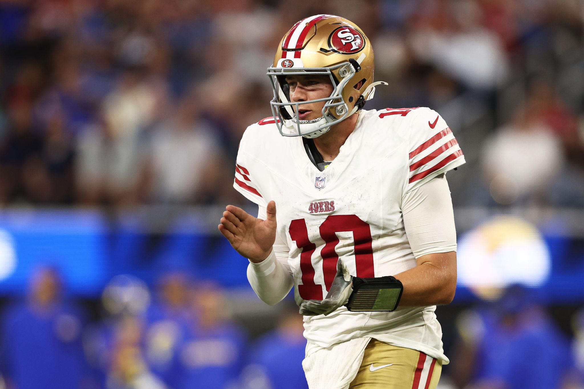 49ers memperdagangkan Mac Jones tampaknya tidak mungkin, meskipun tim NFL yang membutuhkan QB tetap ada