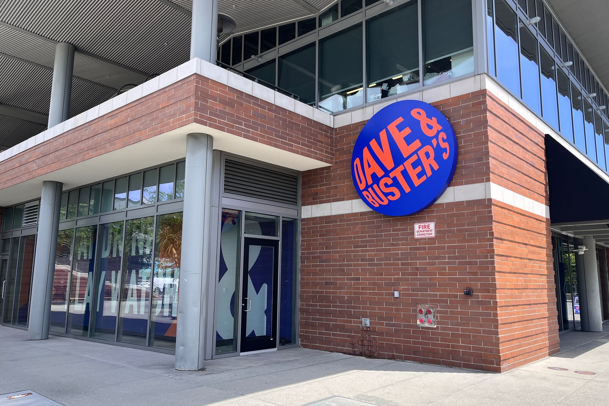 Dave and Buster's sets opening date for prime Oakland waterfront location