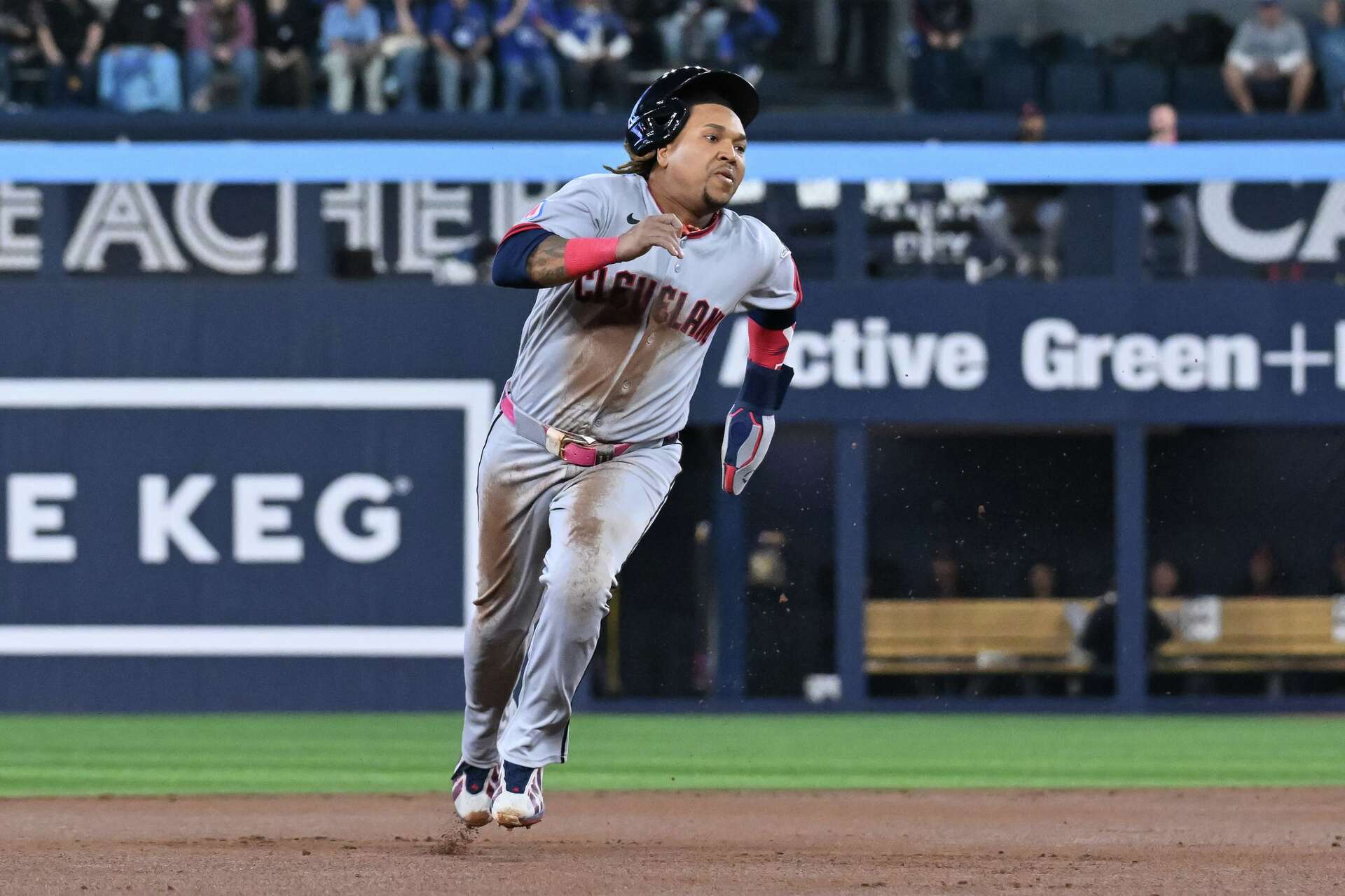 Martnez hits 2 homers as Guardians beat Blue Jays