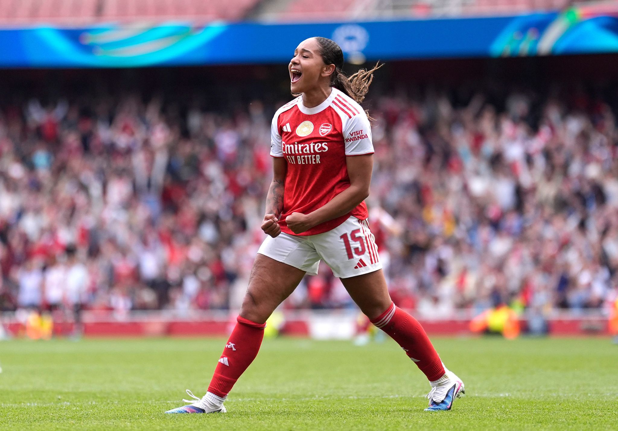 Arsenal aprovecha errores del Lyon y gana 2-1 en semifinales de la ...