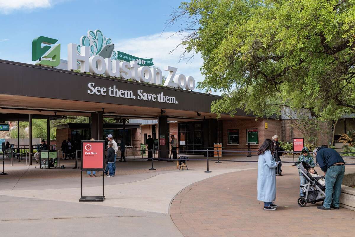 Entrance to the Houston Zoo located at Hermann Park in downtown Houston, Texas. A major upgrade of the rhino exhibit at the Houston Zoo could wrap up this fall.