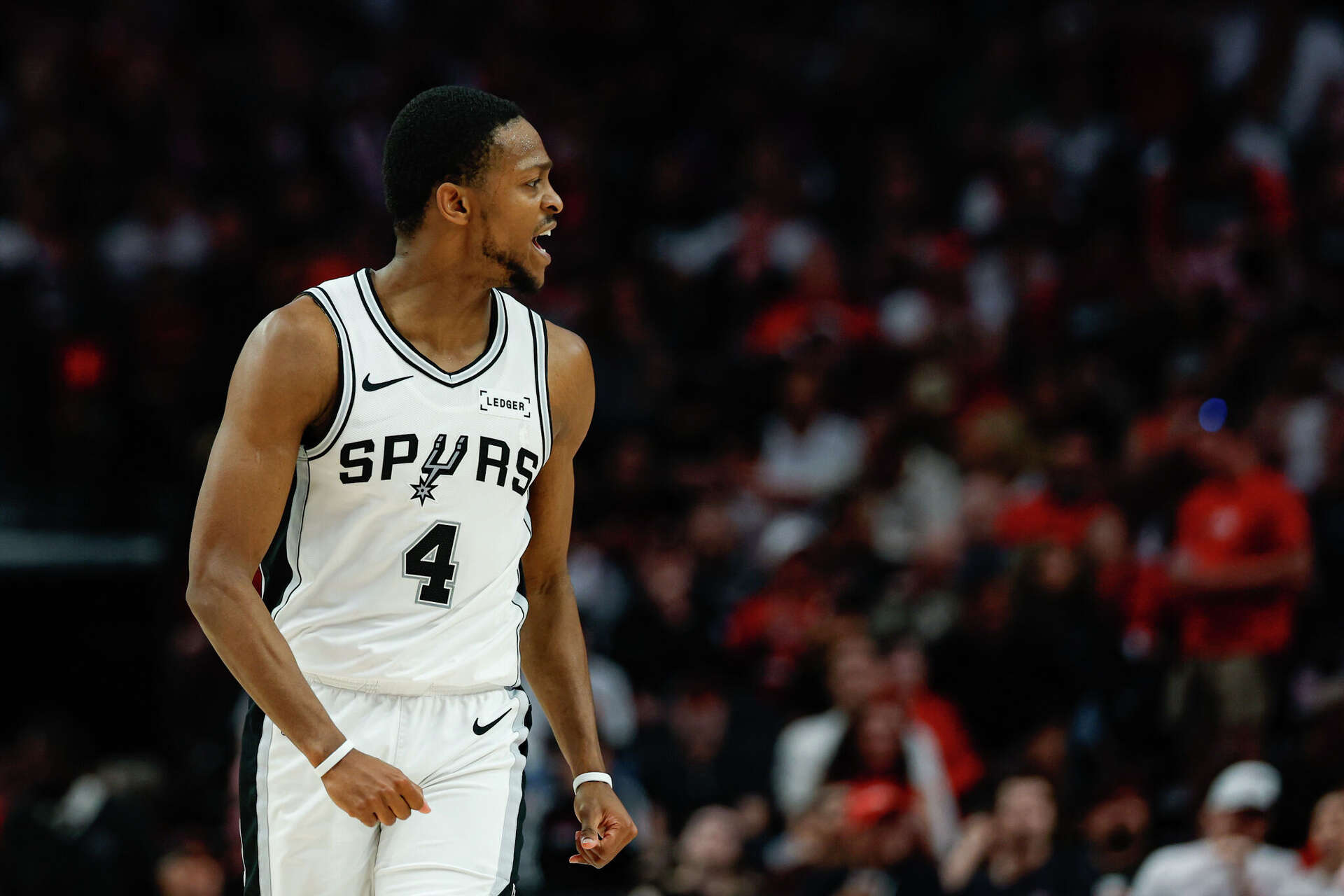 Spurs come back again this time with De'Aaron Fox.