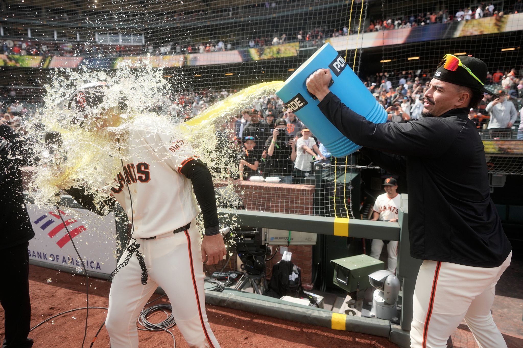 James Roupp Roupp domina, Schmitt vuelve a dar el golpe y Gigantes vencen 6-3 a Marlins