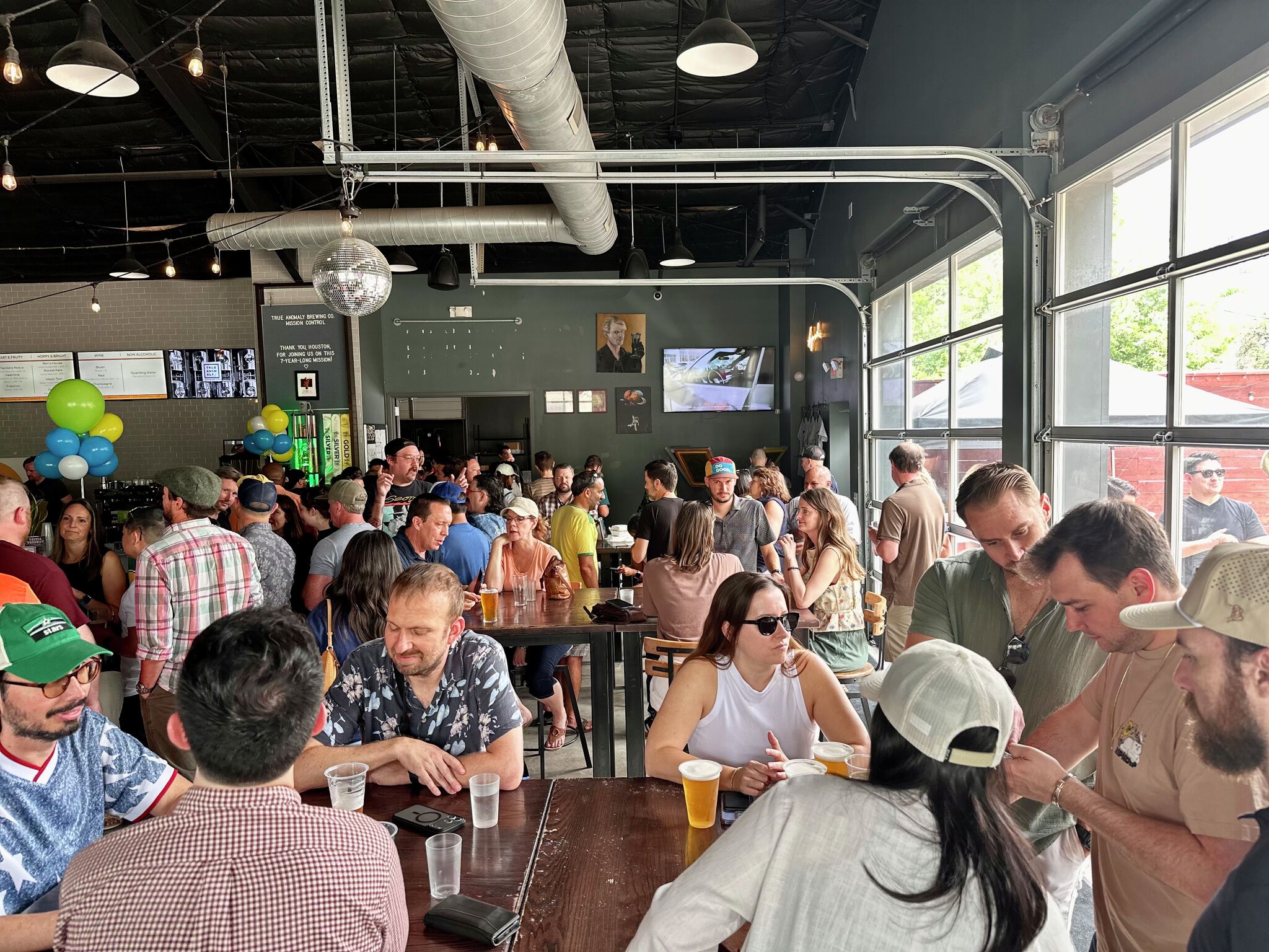 chron.com - Chyna Blackmon - Beer lovers toast to Houston brewery's final weekend in business