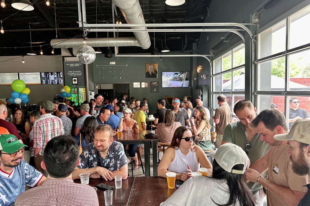 Lines were stretched to the door during True Anomaly Brewing's last weekend in business.