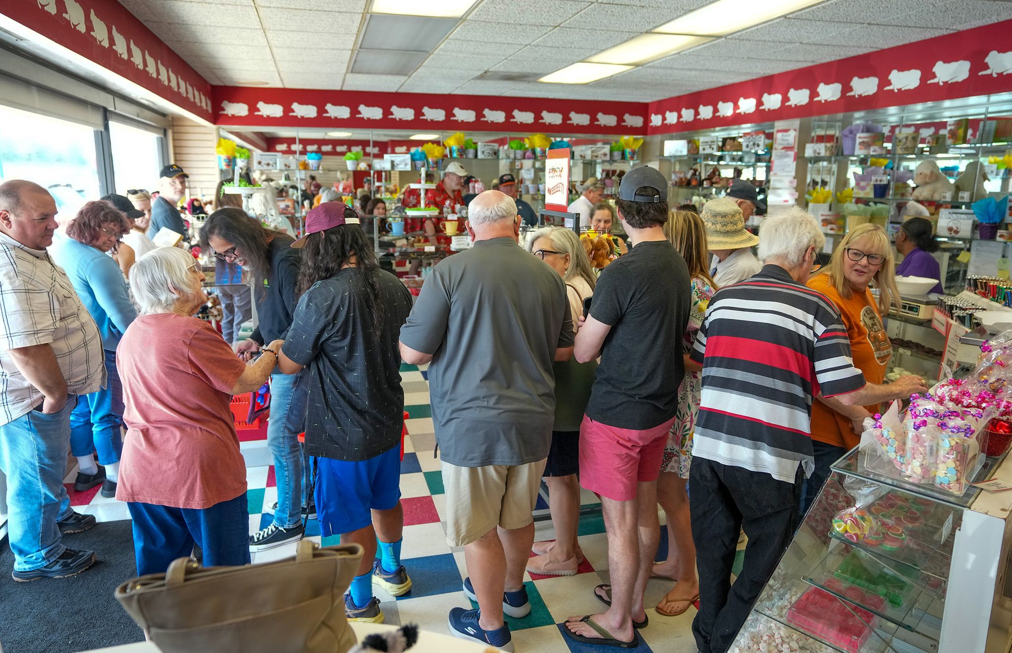 Austin got buzzy bagels and said goodbye to longtime favorites in August