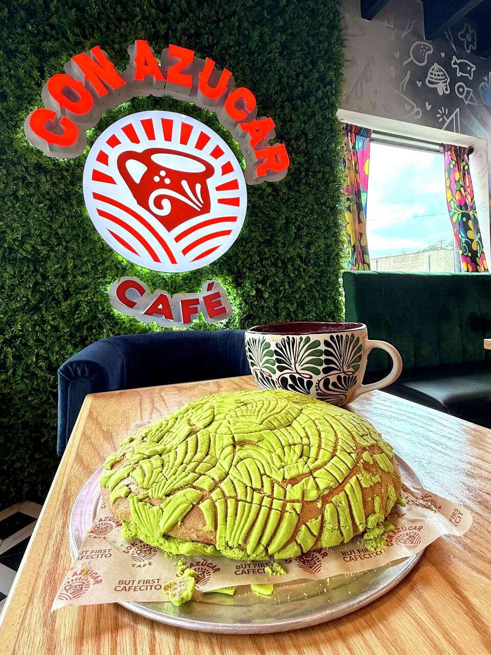 This is the giant concha that every bread lover in D-FW must try
