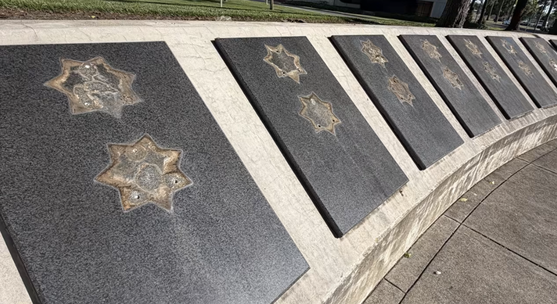 Solano County von Diebstahl von Gedenktafeln für gefallene Polizisten ...