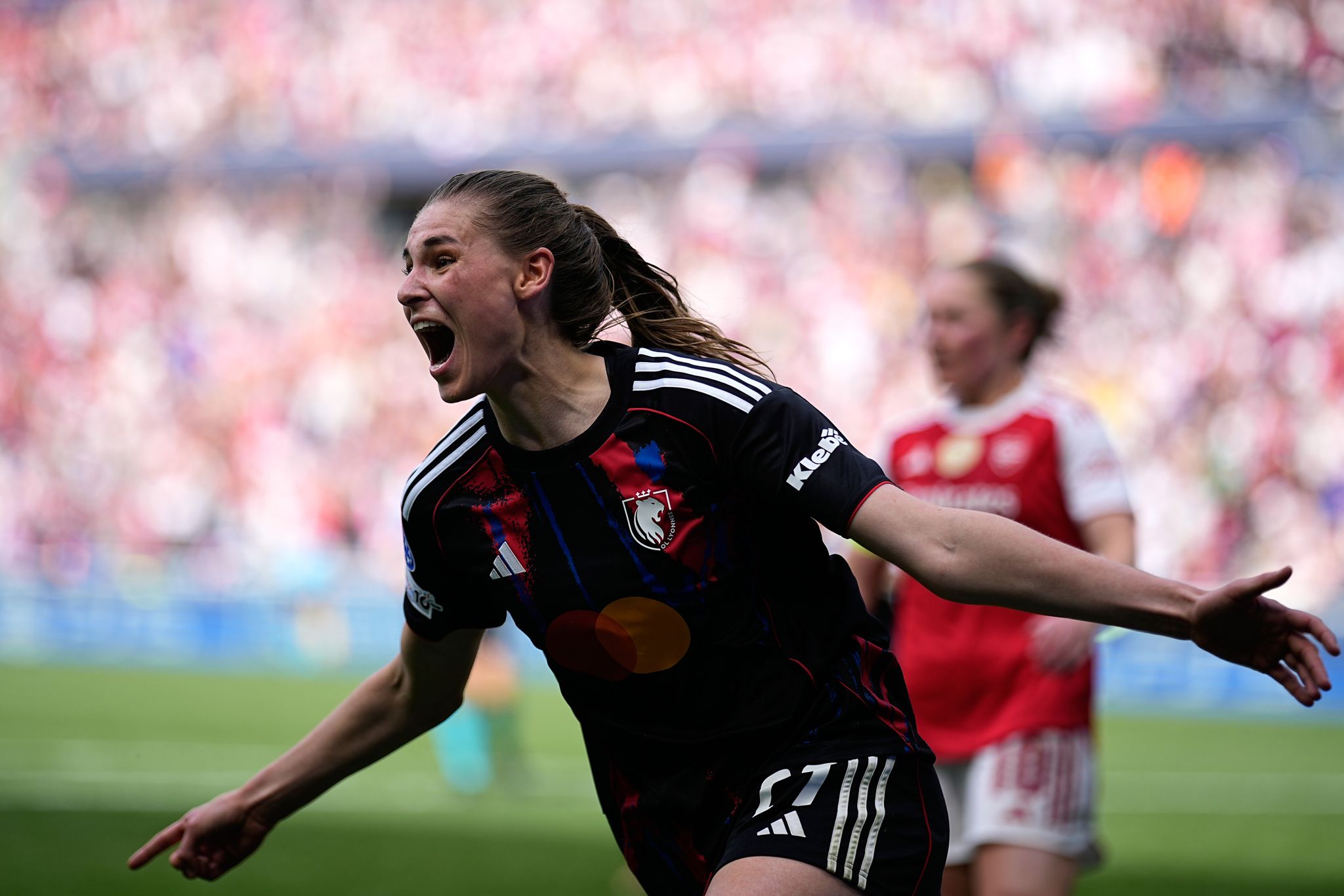 Brand's late goal helps OL Lyonnes beat Arsenal 3-1 to reach women's Champions League final