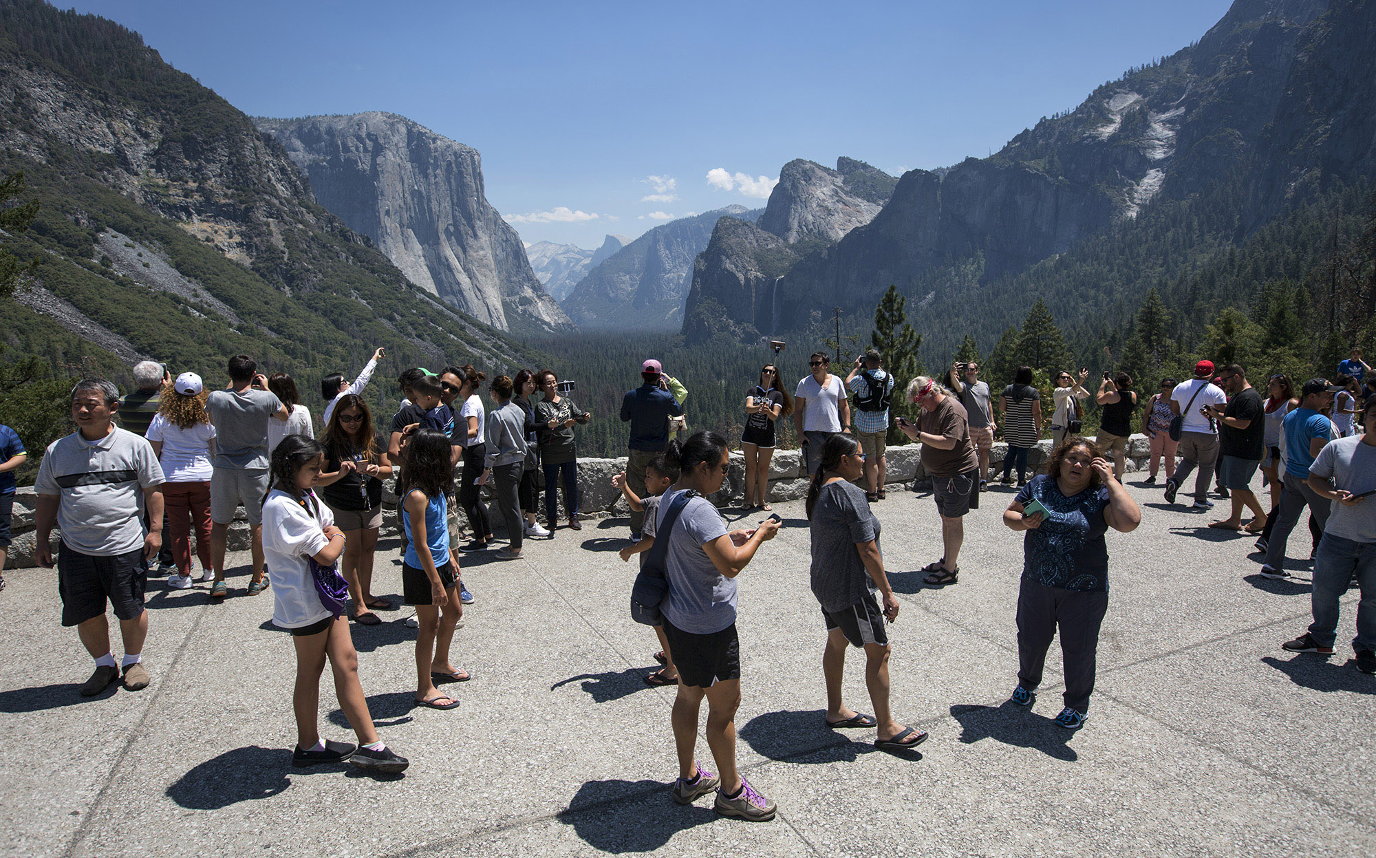 Yosemite warns visitors to avoid the valley due to parking