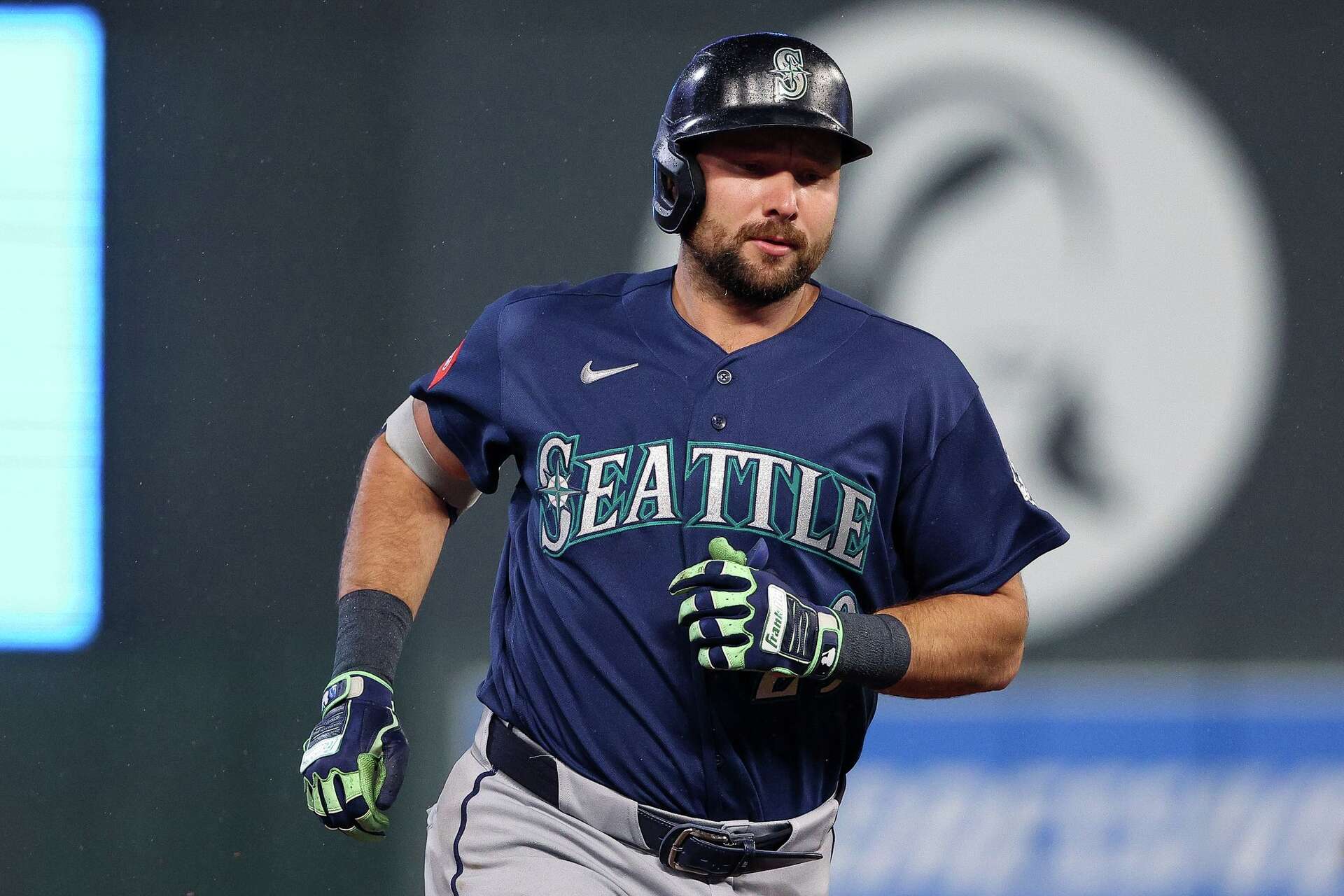 Mariners' Cal Raleigh back in the lineup