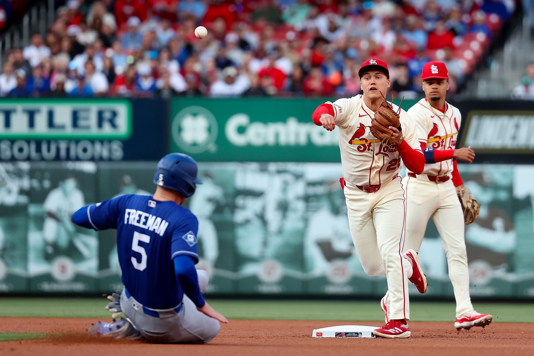 McGreevy, Cardinals notch sixth straight win 3-2 as Dodgers' slump continues