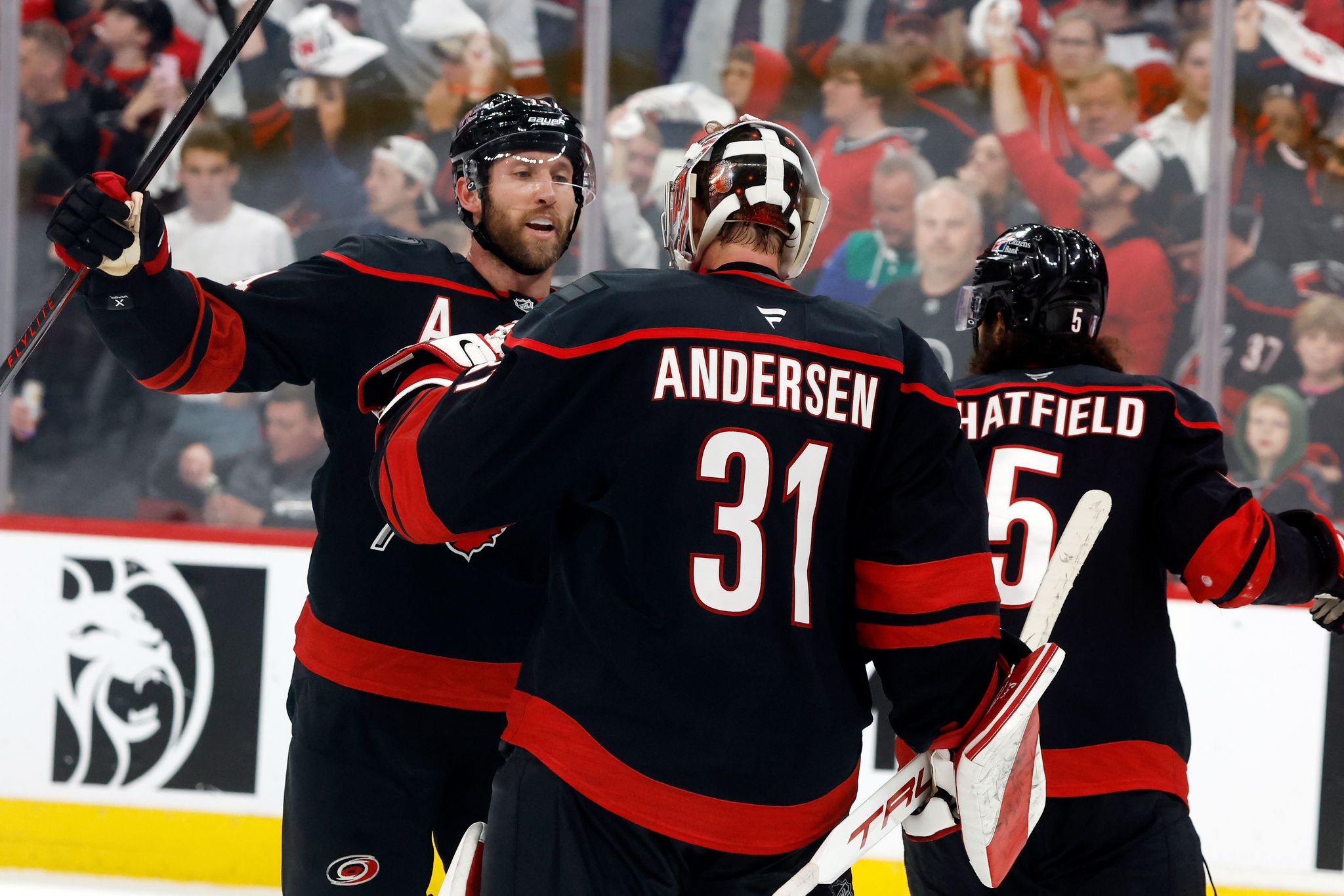 Stankoven, Andersen lead Hurricanes past Flyers 3-0 in Game 1 of 2nd-round series