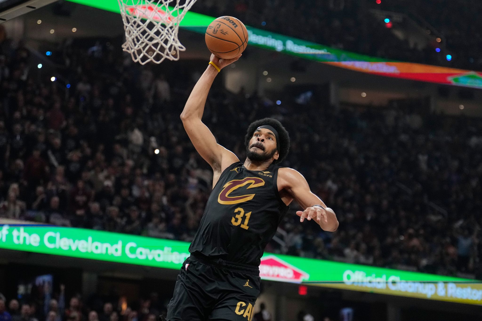 In his first Game 7, Jarrett Allen delivers a 22-point, 19-rebound night to help Cavs advance