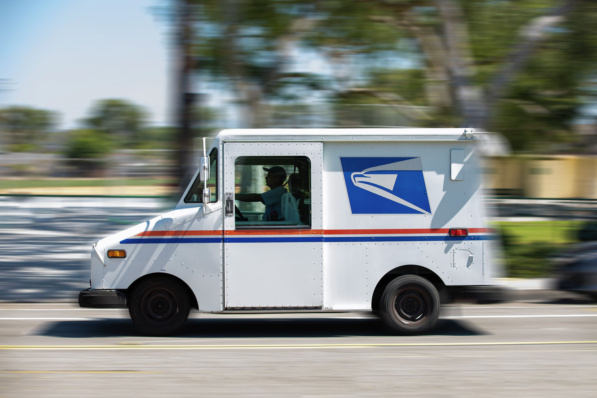 The St. Louis Postal Accountability and Reform Act would require the USPS to disclose delivery performance and progress on reforms to Congress.