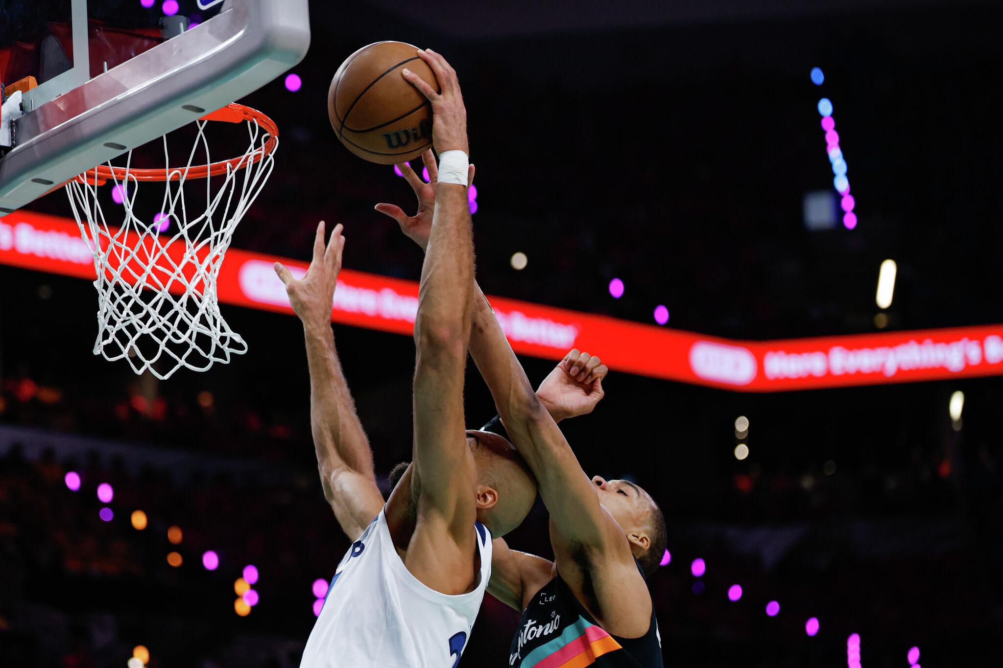 Ex-NBA player: Series over after Spurs-Timberwolves Game 1