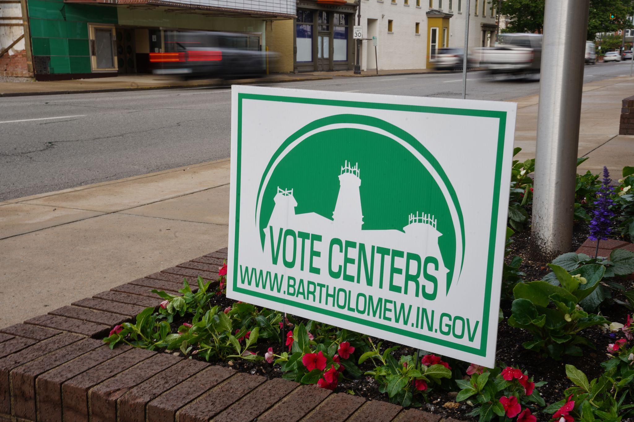 The Latest: Voters head to the polls for primaries in Ohio and Indiana