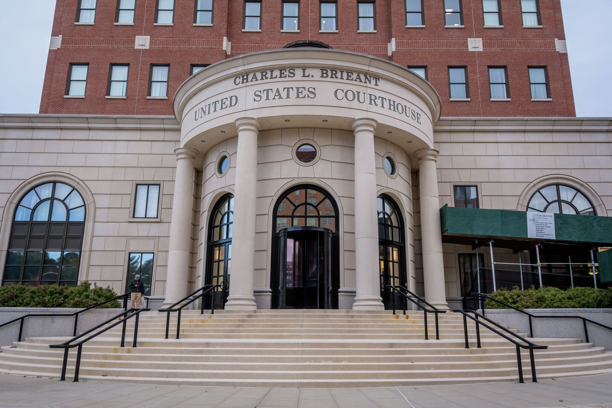 Death of Orange County bribery defendant ends federal corruption case