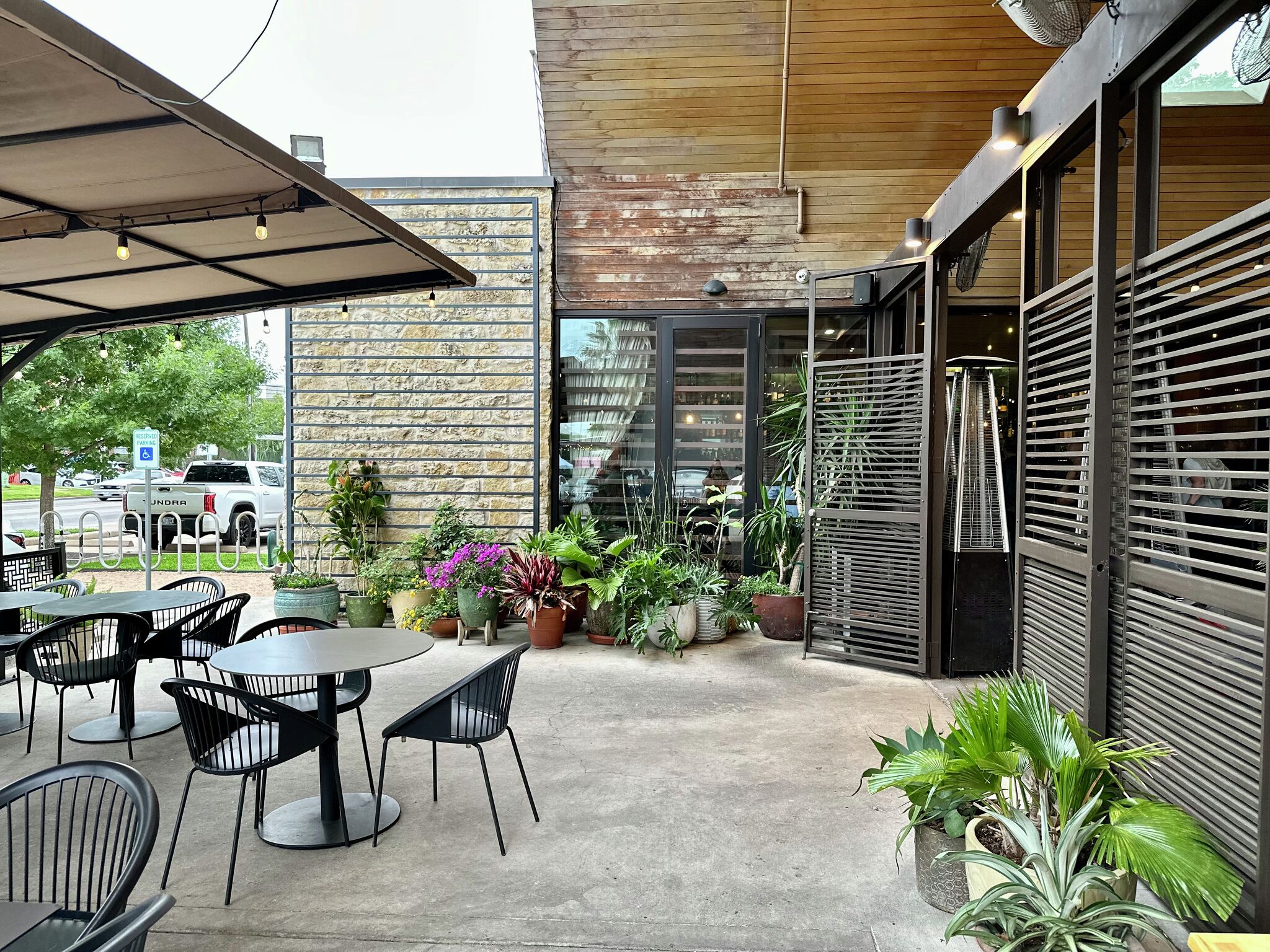 Houston restaurant continues on after owners' deaths