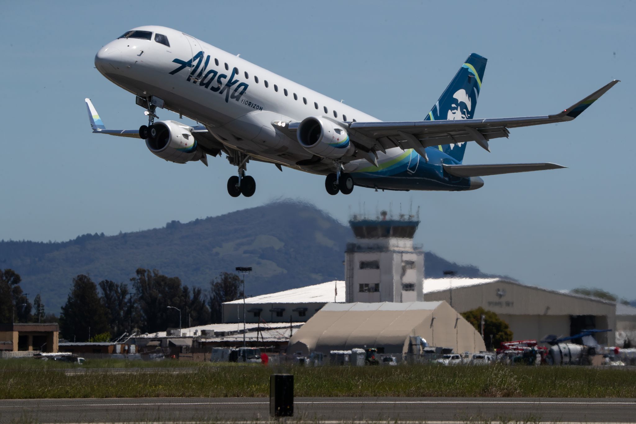 Alaska Airlines adding flights to Wine Country airport