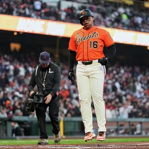 Giants’ offense shows signs of life, defense delivers in win over Pirates