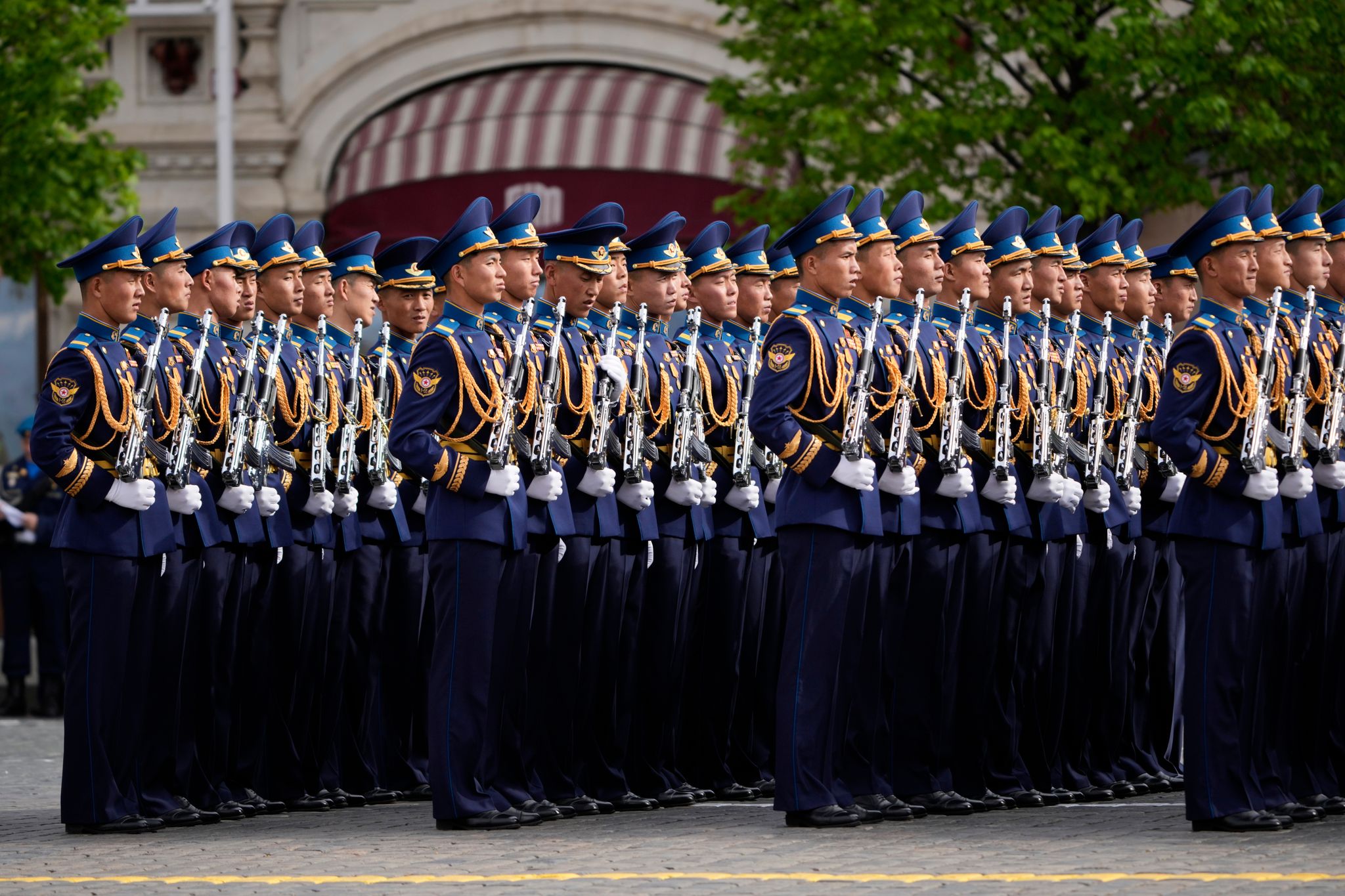 Honour Guard Rehearses for Victory Day Parade in St. Petersburg