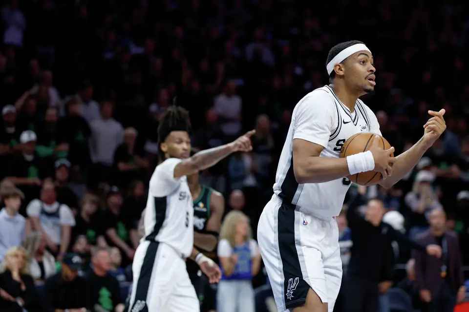 San Antonio Spurs forward Keldon Johnson (3) an San Antonio Spurs guard Stephon Castle (5) react to a call during the second half of Game 4 of the Western Conference semifinals at Target Center in Minneapolis on Sunday, May 10, 2026. The Spurs lost to the Timberwolves 114-109, tying the series at 2-2.