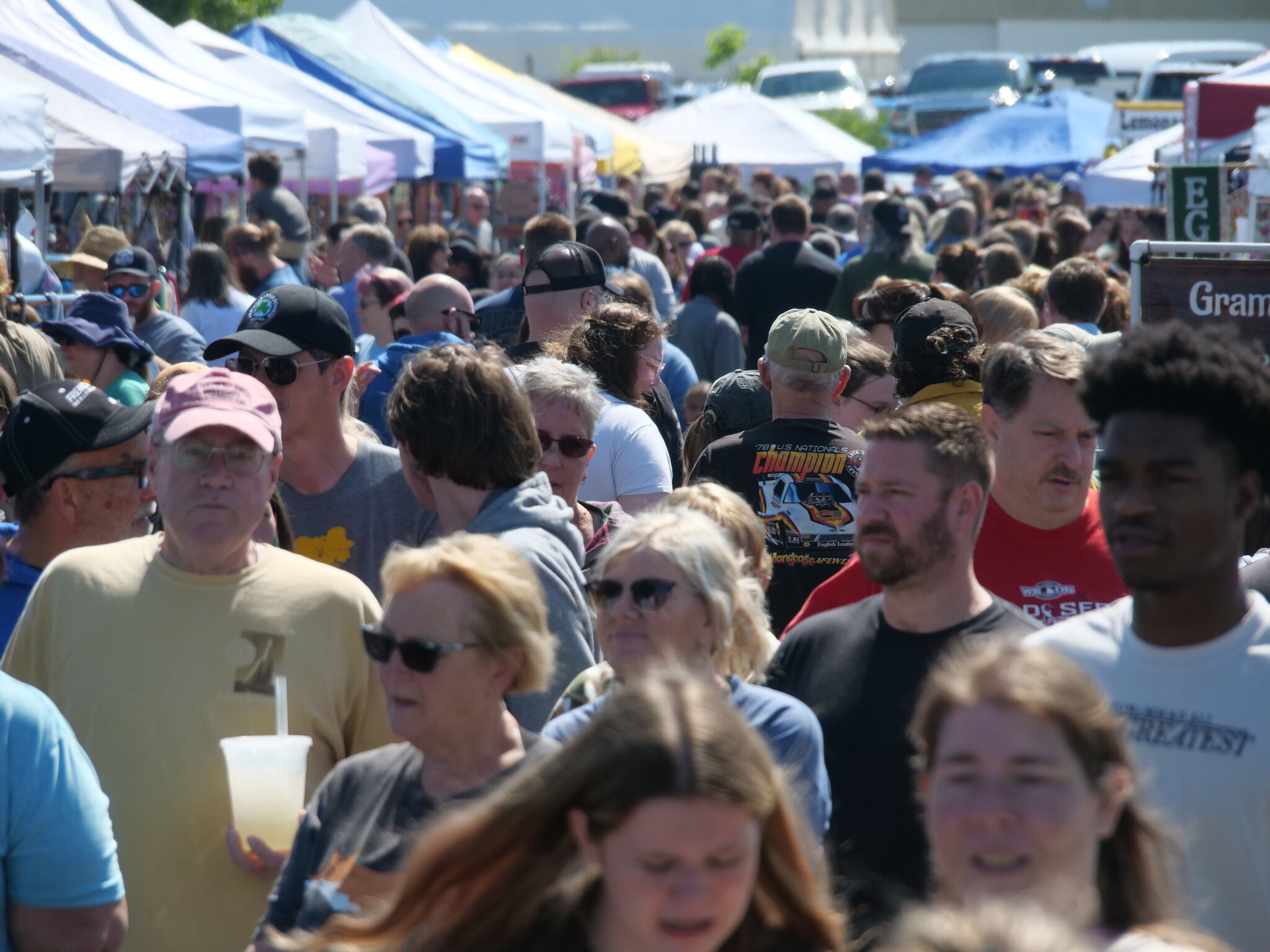 Alton Farmers and Artisans Market opens 34th season Downtown