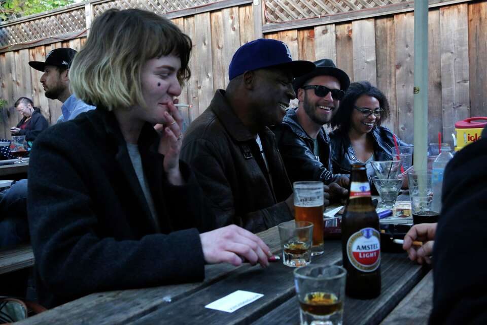 Smoking in SF outdoor bar patios could be banned under ordinance