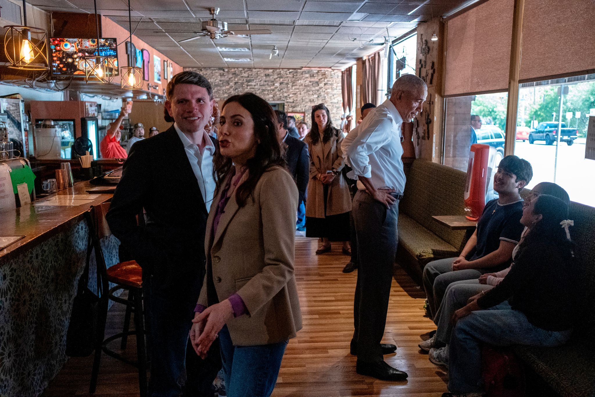 Barack Obama eats tacos with Texas candidates in Austin