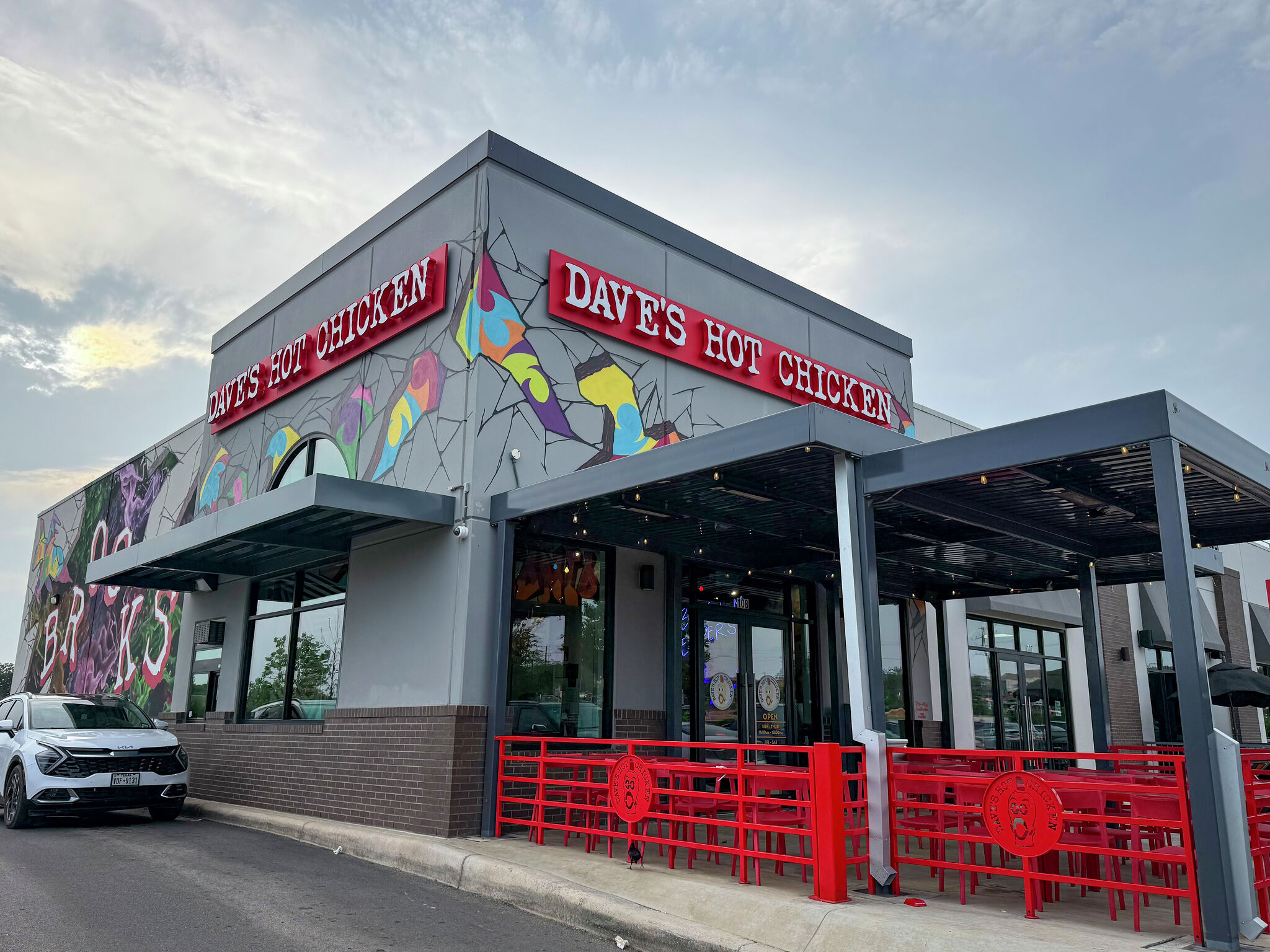 Dave's Hot Chicken prepares to take flight in Helotes