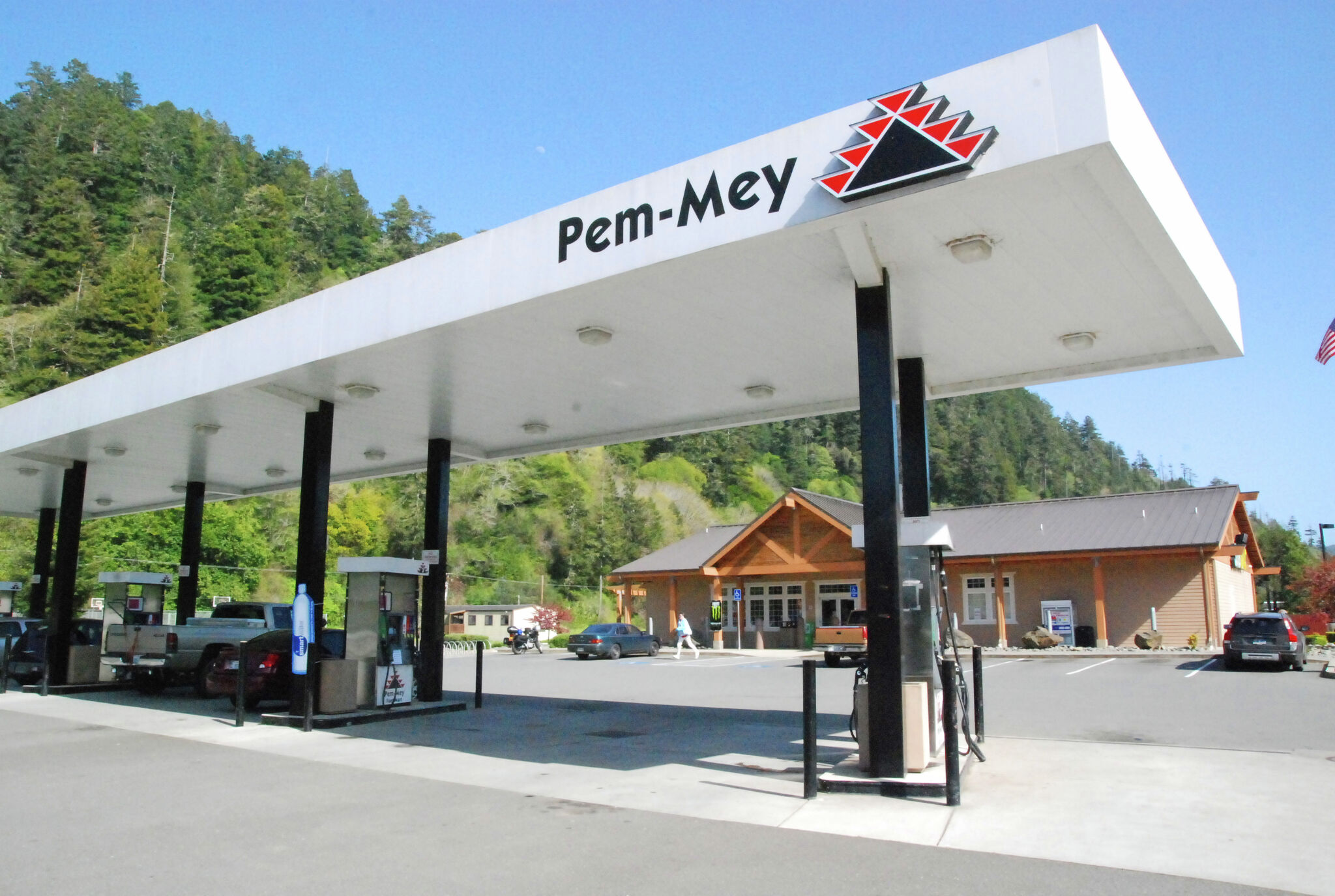 These 55 fuel stations let you circumvent California's high gas prices