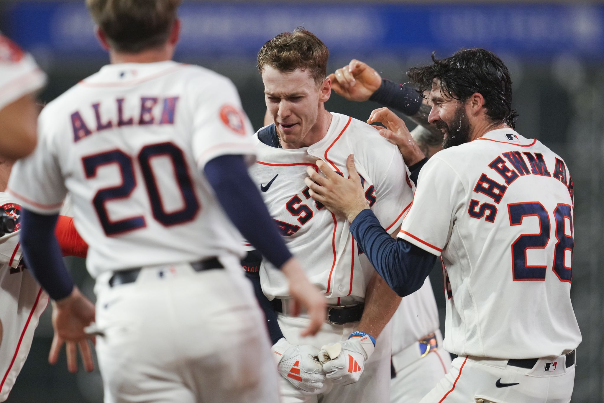Houston Astros beenden Niederlagenserie mit Sieg nach zehn Innings gegen ...