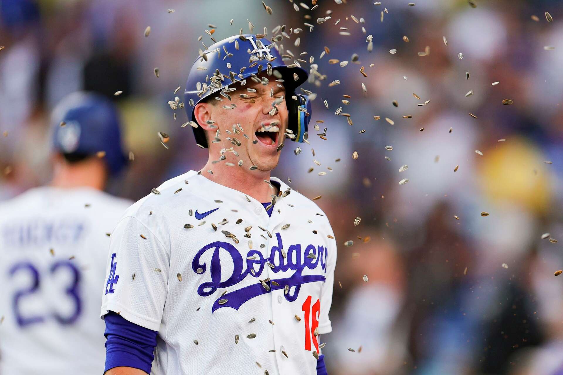 Will Smith hits 1st leadoff HR as Dodgers beat Giants 5-2, regain
