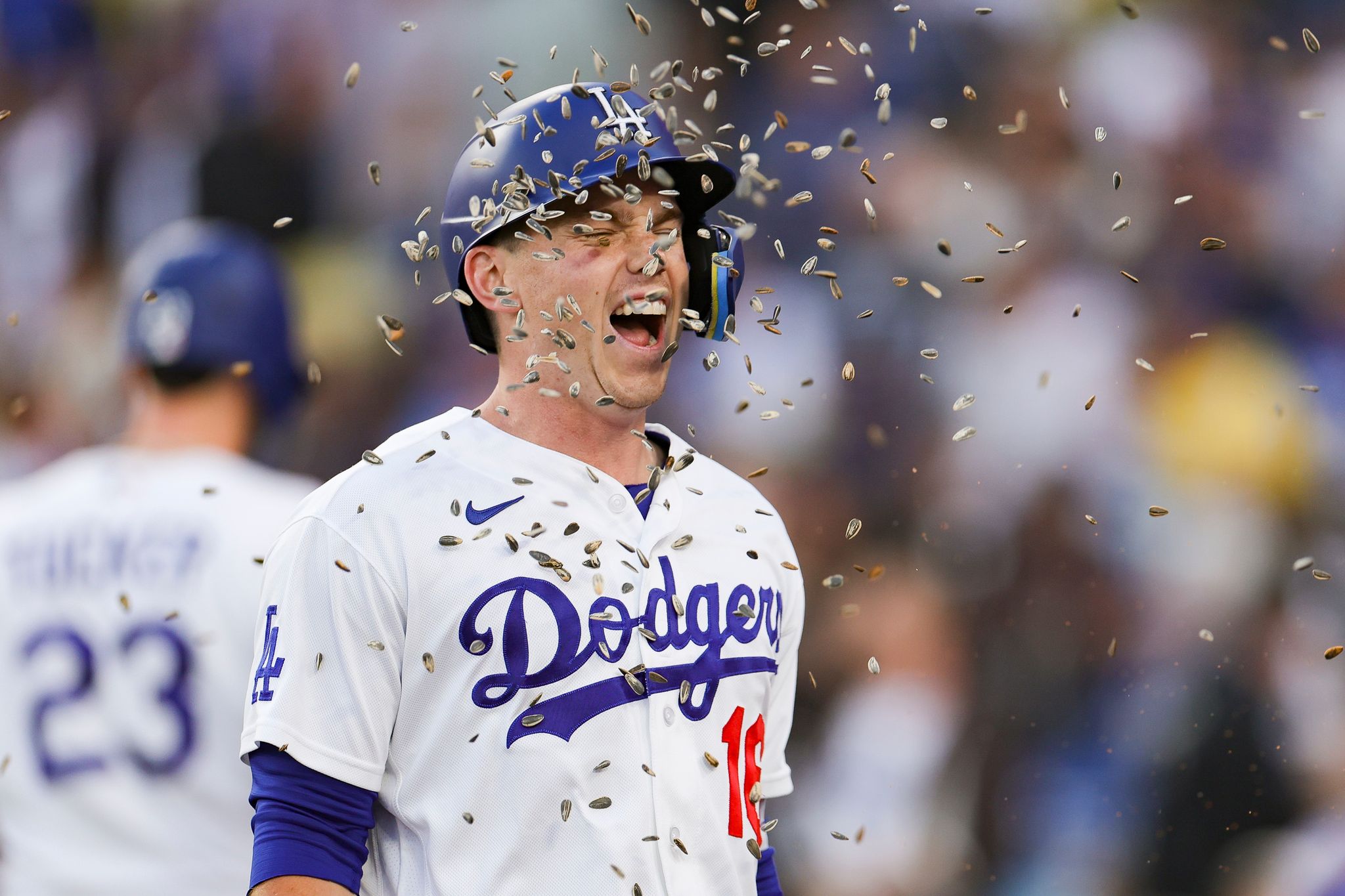 Will Smith hits 1st leadoff HR as Dodgers beat Giants 5-2, regain