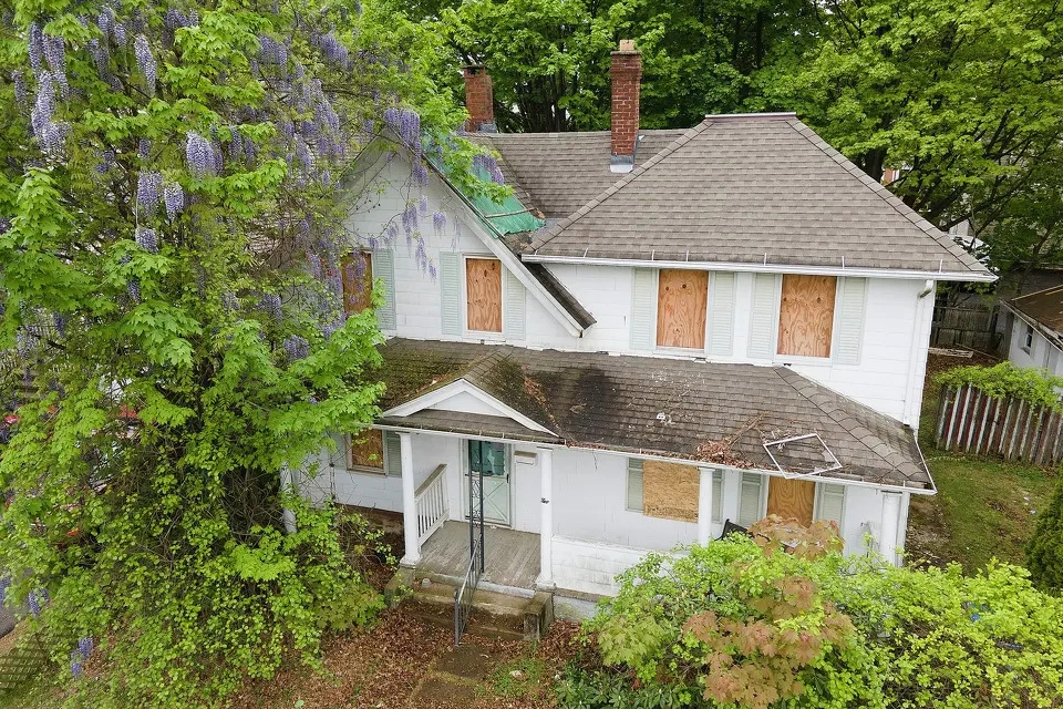 Probate judge blocks sale of Blake Street home at center of Waterbury captivity case