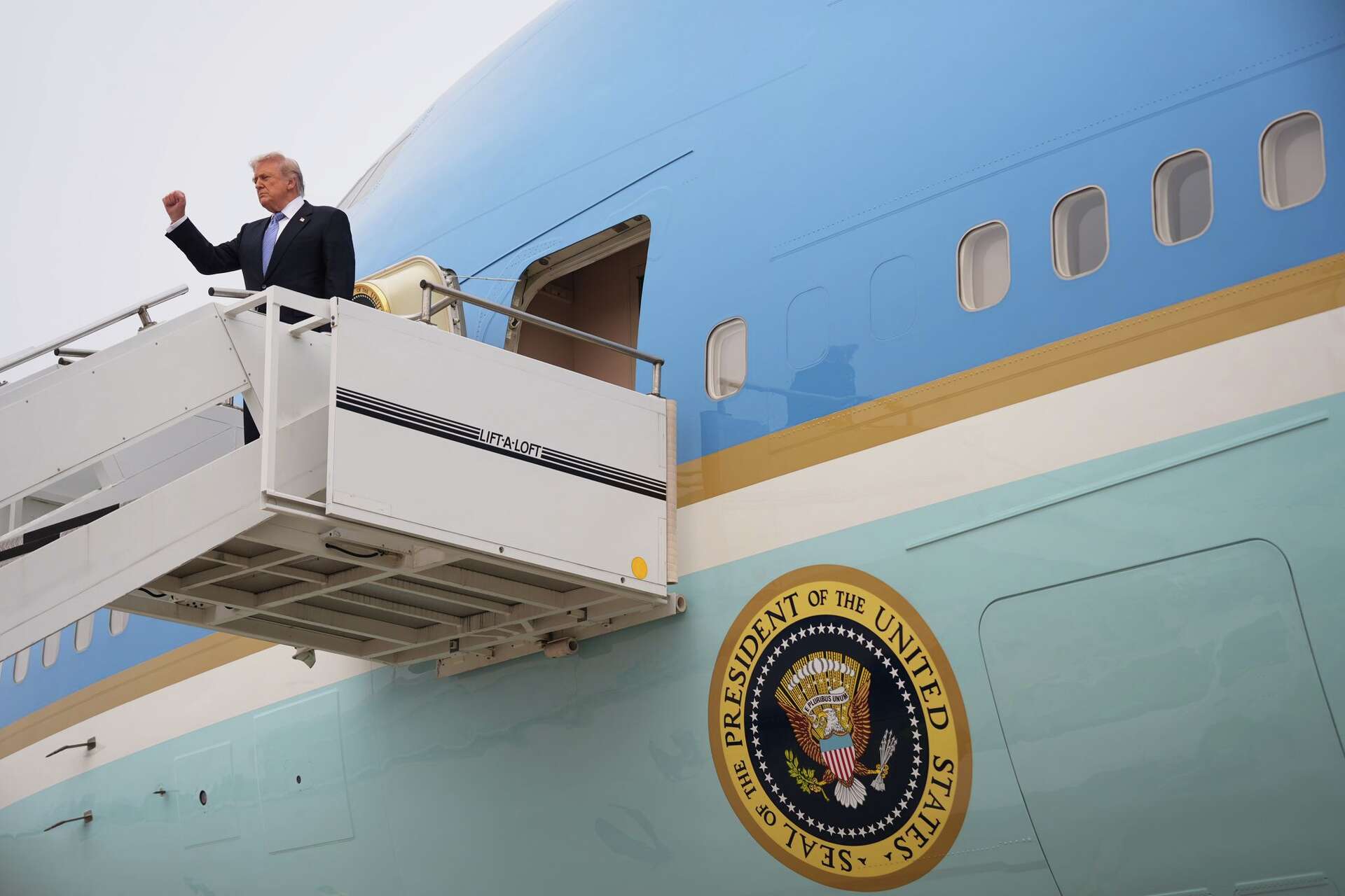 Photos of Trump in China for talks with Xi Jinping