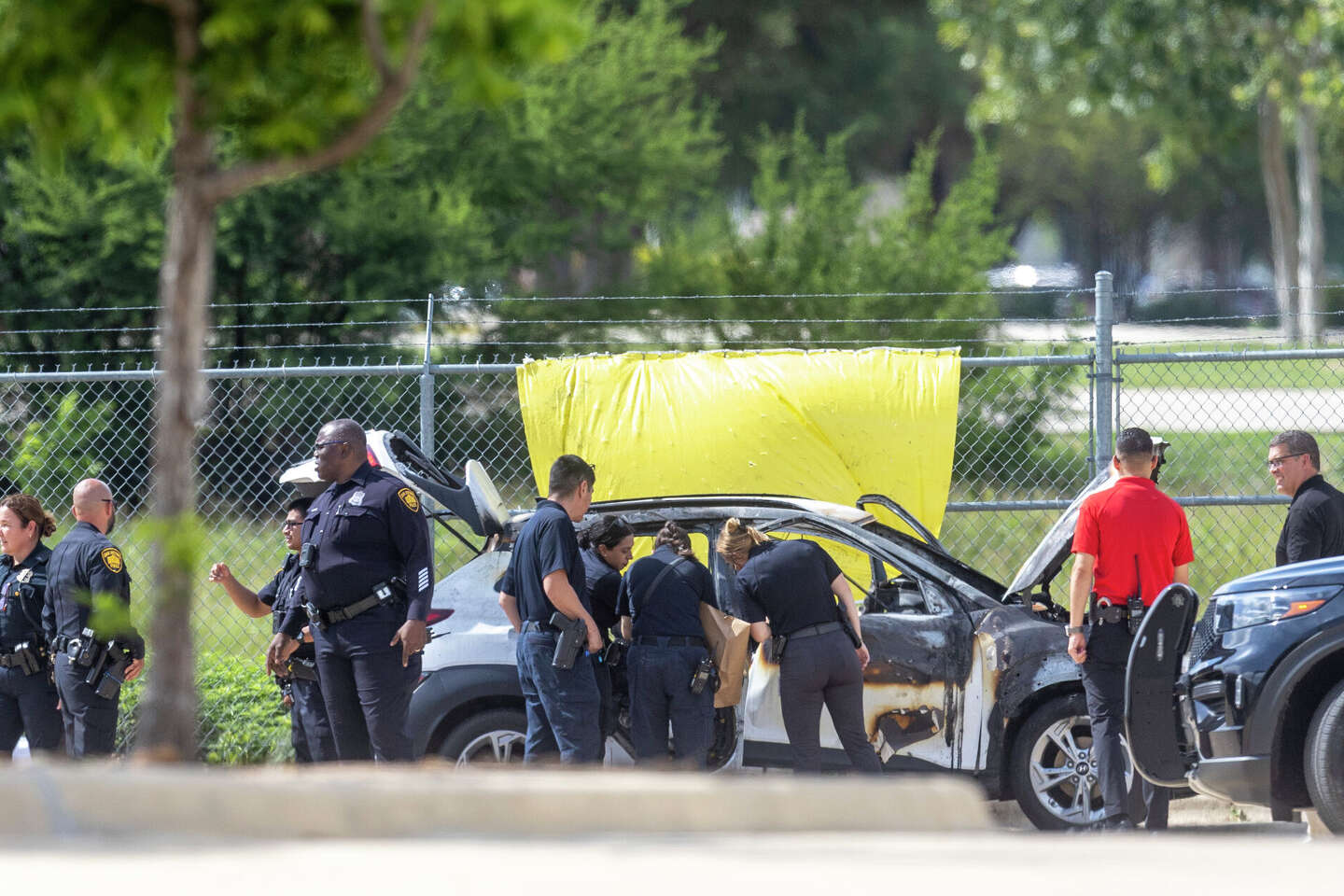 2 kids found dead in burned car in San Antonio; mother charged