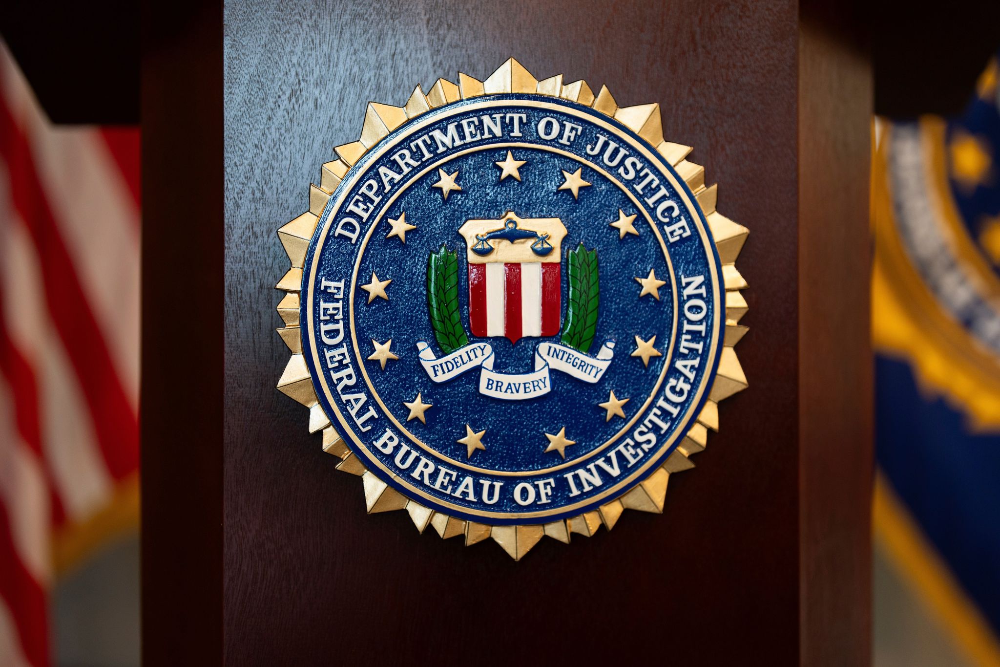 FBI ofrece 200.000 dólares por exagente desertada a Irán acusada de espionaje