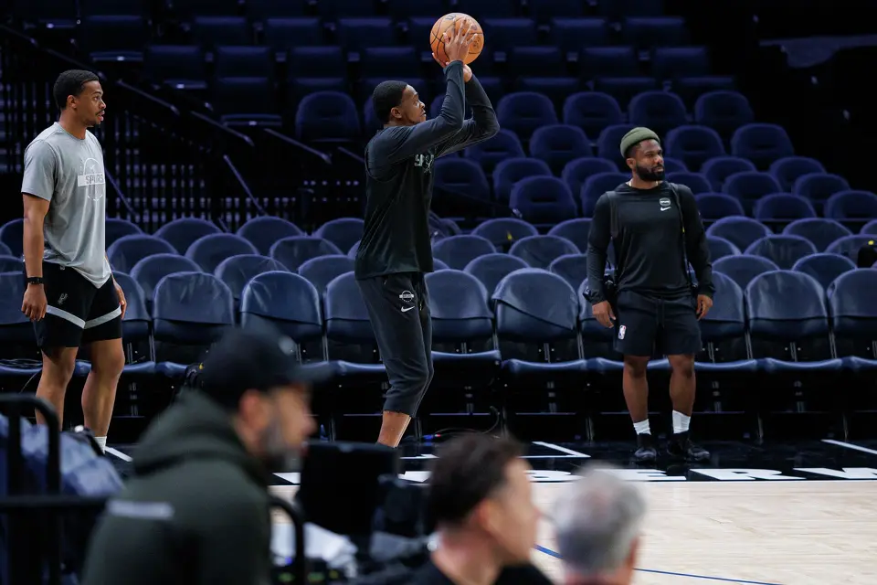 San Antonio Spurs guard De'Aaron Fox, center, participates in shootaround at Target Center in Minneapolis, Friday, May 15, 2026, as the Spurs prepare for game six of the Western Conference semifinals against the Minnesota Timberwolves.
