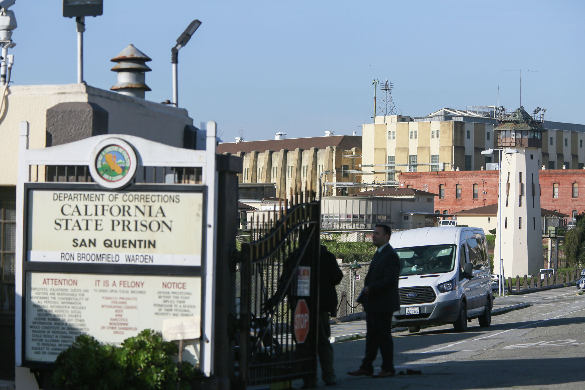 Ex-San Quentin janitor pleads guilty to smuggling drugs into prison