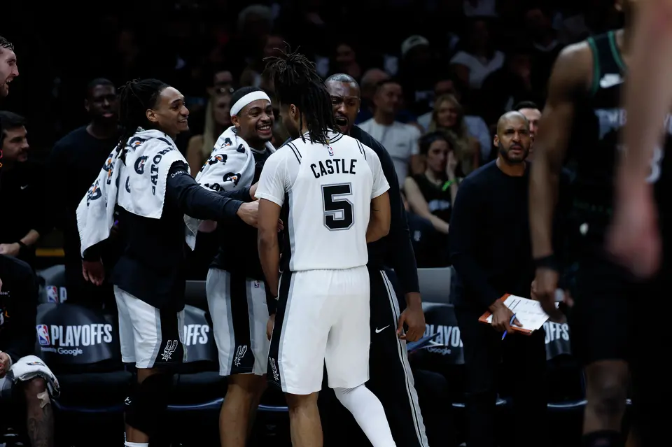 San Antonio Spurs guard Stephon Castle (5) is greeted by his teammates after coming off the floor during the first half of Game 6 of the Western Conference semifinals at Target Center in Minneapolis, Friday, May 15, 2026.
