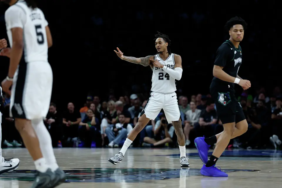 San Antonio Spurs guard Devin Vassell (24) gives a shout out to a teammate during the first half of Game 6 of the Western Conference semifinals at Target Center in Minneapolis, Friday, May 15, 2026.