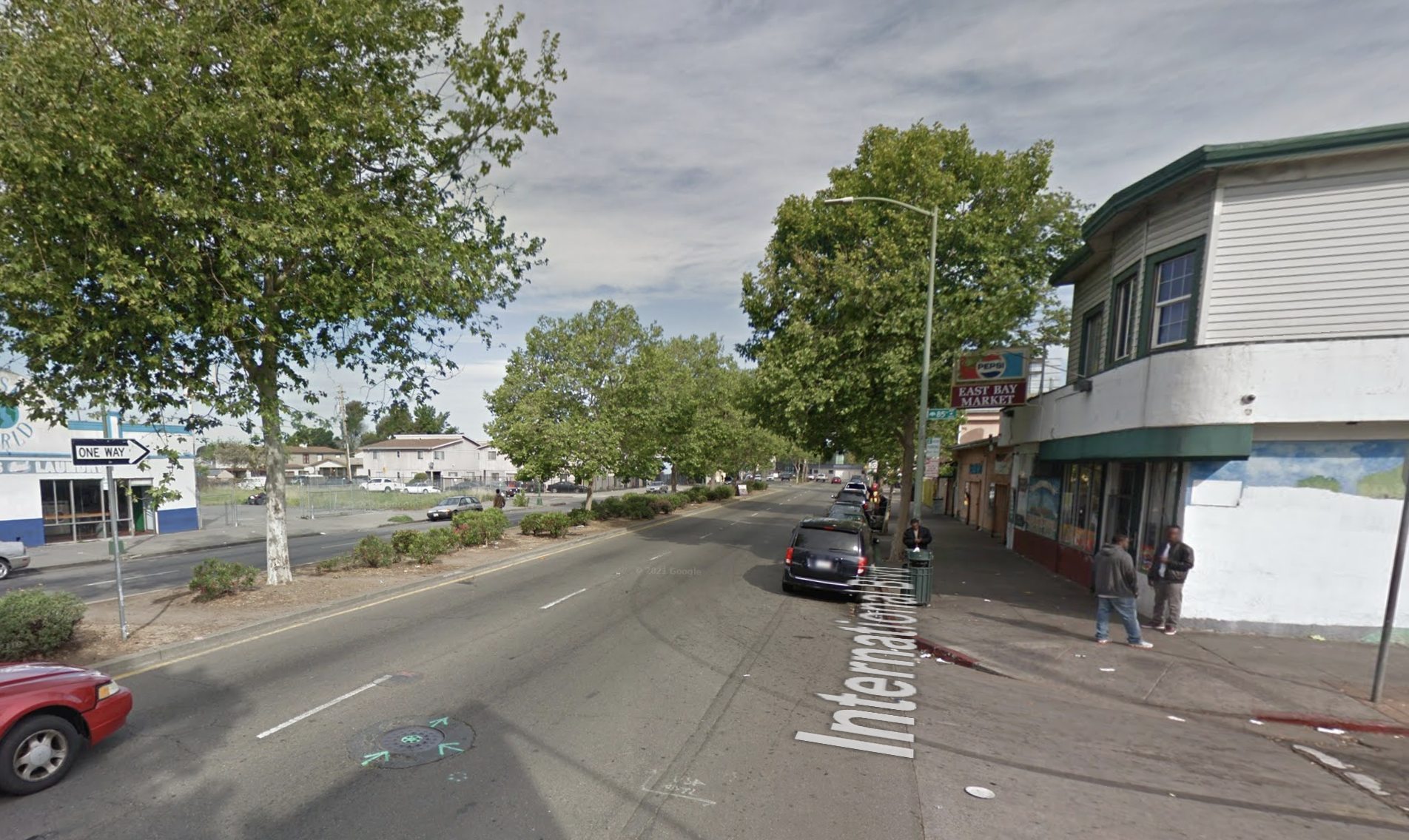 3 killed, several more injured after driver crashes into crowd in Oakland