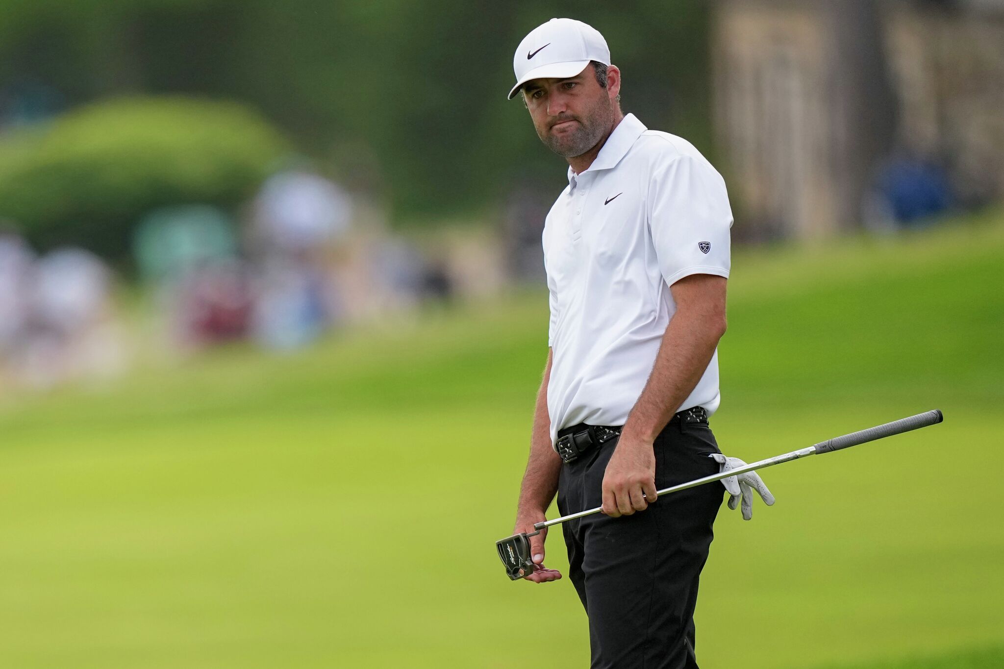 Scottie Scheffler dari Dallas tidak dapat menyihir sihir putaran terakhir dalam pembelaan gelar kejuaraan PGA Championship