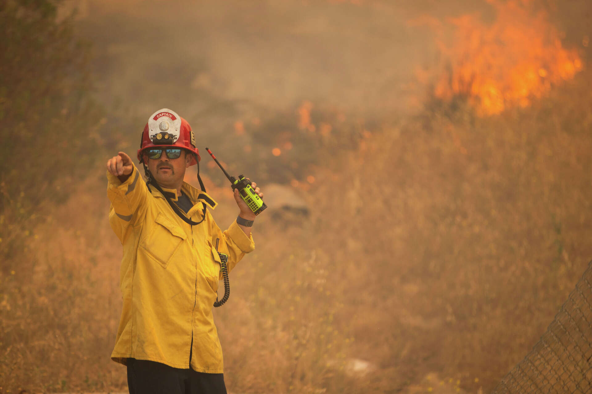 Sandy Fire forces mass evacuations near Simi Valley