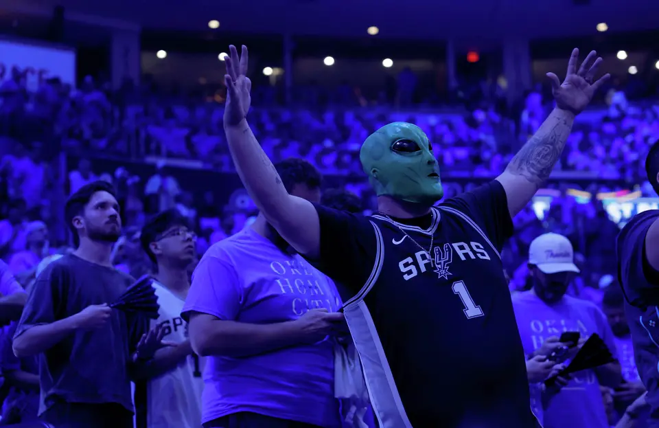 A spurs fan shows his appreciation for San Antonio before Game 1 of the Western Conference Finals between the Oklahoma City Thunder and the San Antonio Spurs at Paycom Center in Oklahoma City, Monday, May 18, 2026.
