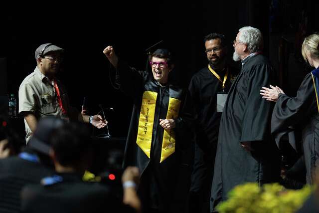 Billie Jean King recibe su licenciatura en Cal State Los Ángeles a los ...