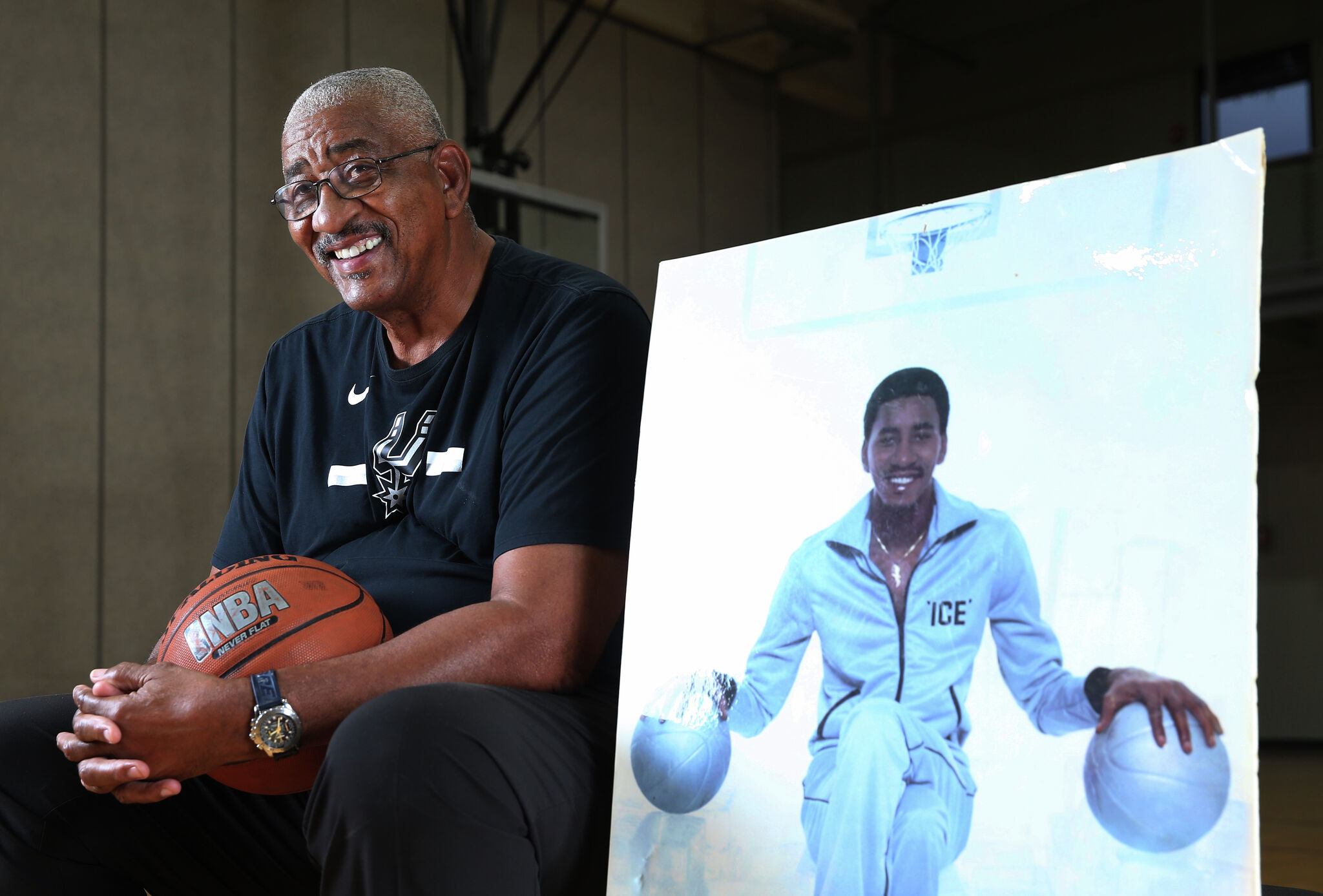 Hat Spurs-Legende George Gervin durch die Marke „Iceman“ einen Schub ...